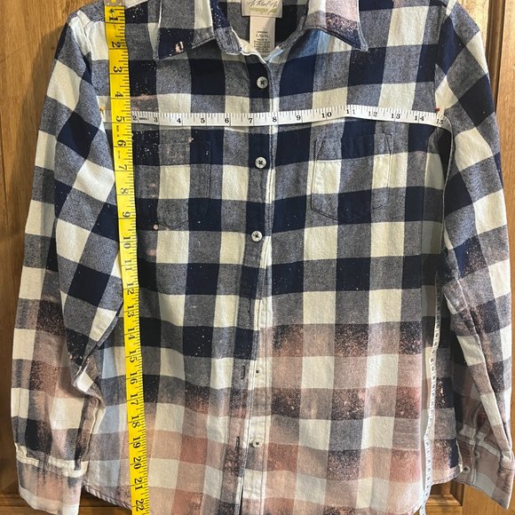UP-CYCLED DISTRESSED BLUE & WHITE FLANNEL LARGE WITH - Picture 3 of 3